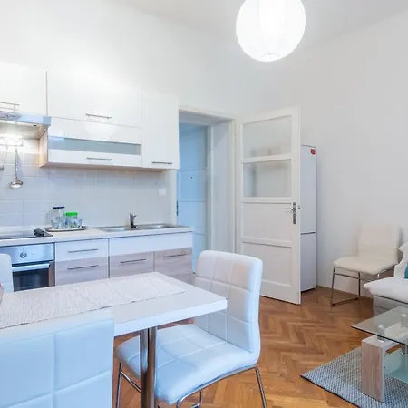 Zara Apartment *